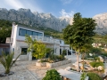 Casa Leonardo. In unregelmassigen Abstanden und auf Anfrage veranstalten wir hier Grillabende mit typisch mediterranem Flair. Selbstverstandlich reichen wir dazu Weine aus unserem eigenen Weinberg.