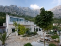 Casa Leonardo. In unregelmassigen Abstanden und auf Anfrage veranstalten wir hier Grillabende mit typisch mediterranem Flair. Selbstverstandlich reichen wir dazu Weine aus unserem eigenen Weinberg.