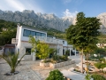Casa Leonardo. In unregelmassigen Abstanden und auf Anfrage veranstalten wir hier Grillabende mit typisch mediterranem Flair. Selbstverstandlich reichen wir dazu Weine aus unserem eigenen Weinberg.