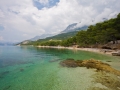 Am Fussweg von Makarska nach Baska Voda finden sich viele romantische Badebuchten, welche fur FKK freigegeben wurden.
