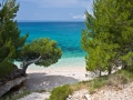 Am Fussweg von Makarska nach Baska Voda finden sich viele romantische Badebuchten, welche fur FKK freigegeben wurden.
