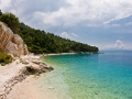 Am Fussweg von Makarska nach Baska Voda finden sich viele romantische Badebuchten, welche fur FKK freigegeben wurden.
