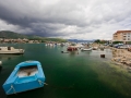 Der Hafen von Trogir. Auch hier wieder kristallklares Wasser in der typischen Farbe.